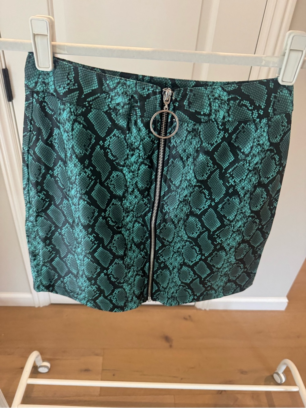 Tiger Mist Teal Snake-Print Zip Mini Skirt